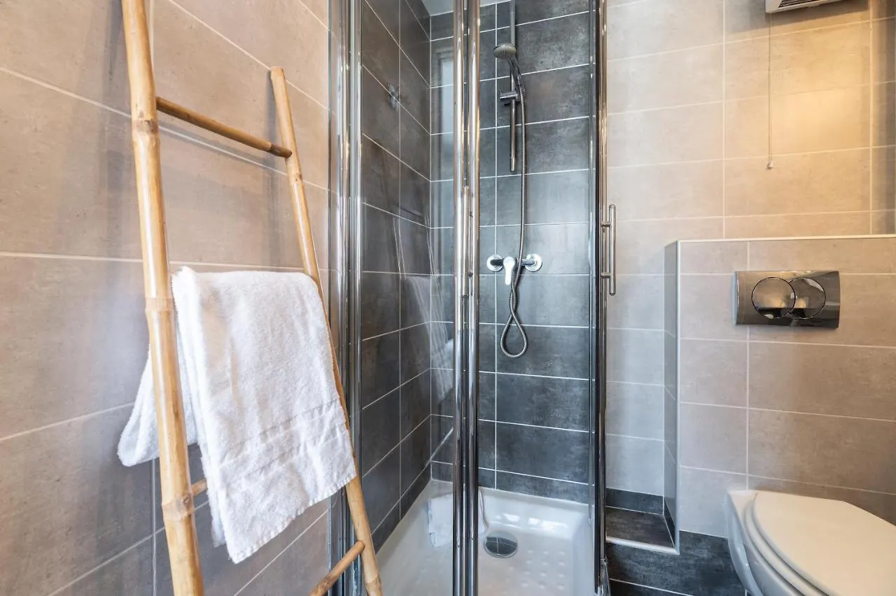 Hotel Hoche Cannes 2*,  France