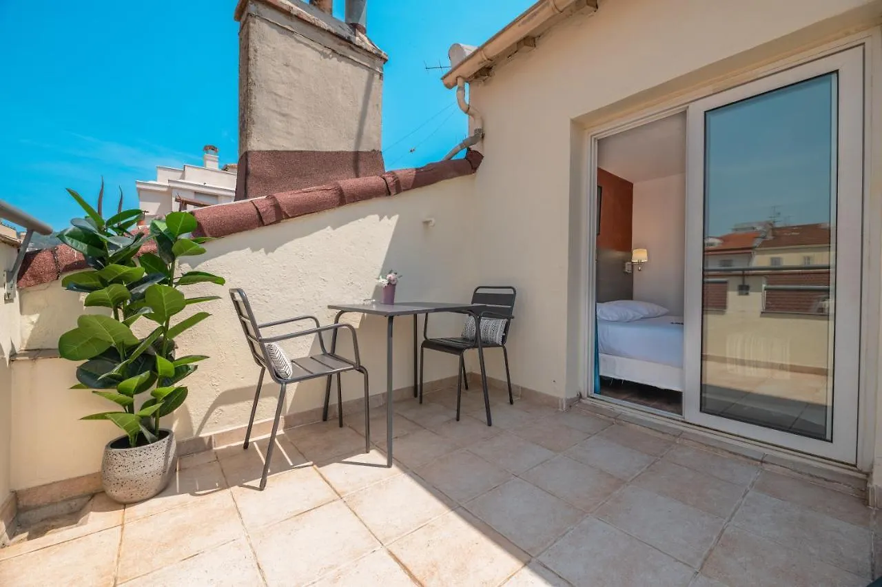 Hotel Hoche Cannes 2*,
