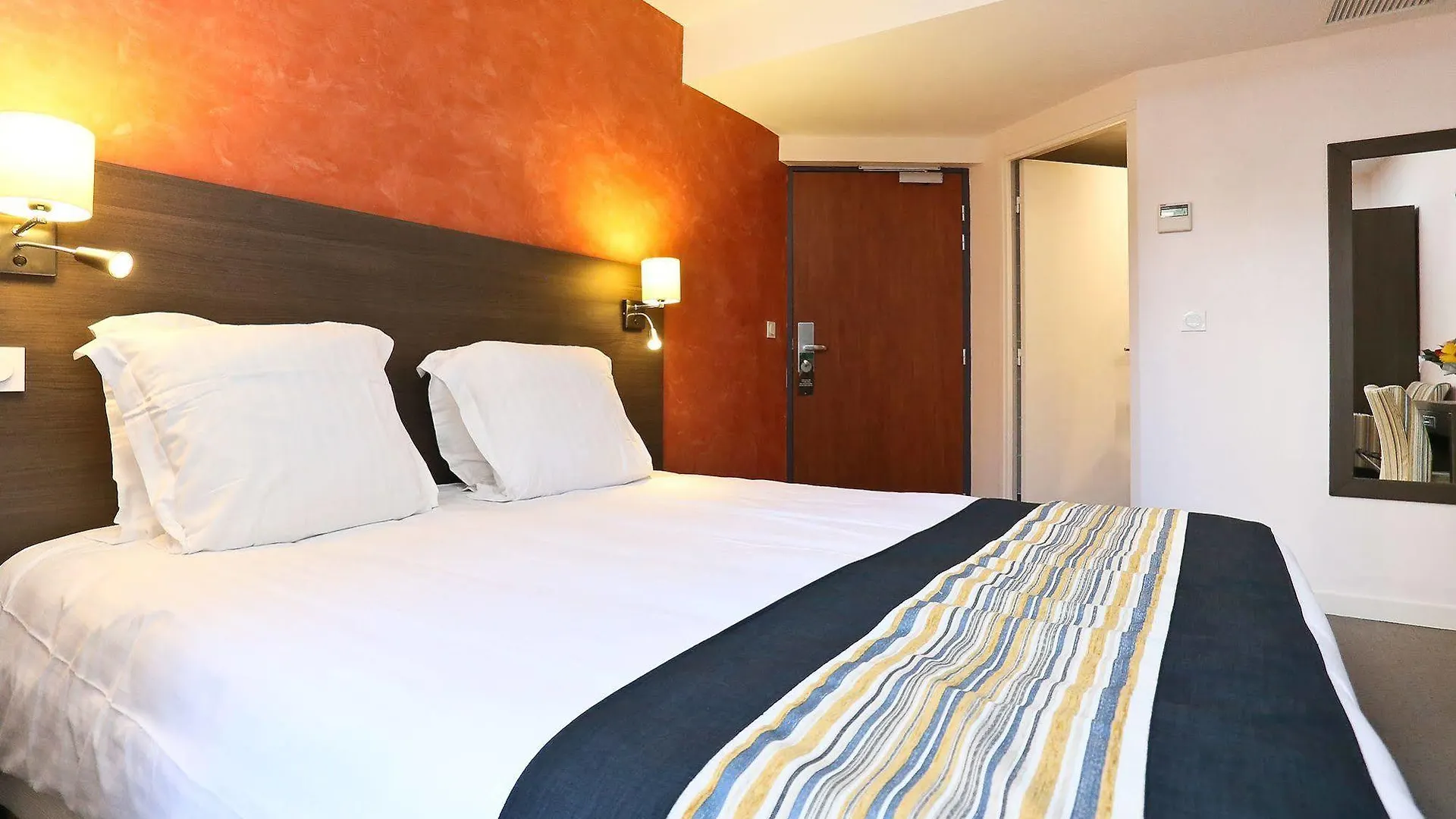 Hotel Hoche Cannes 2*,