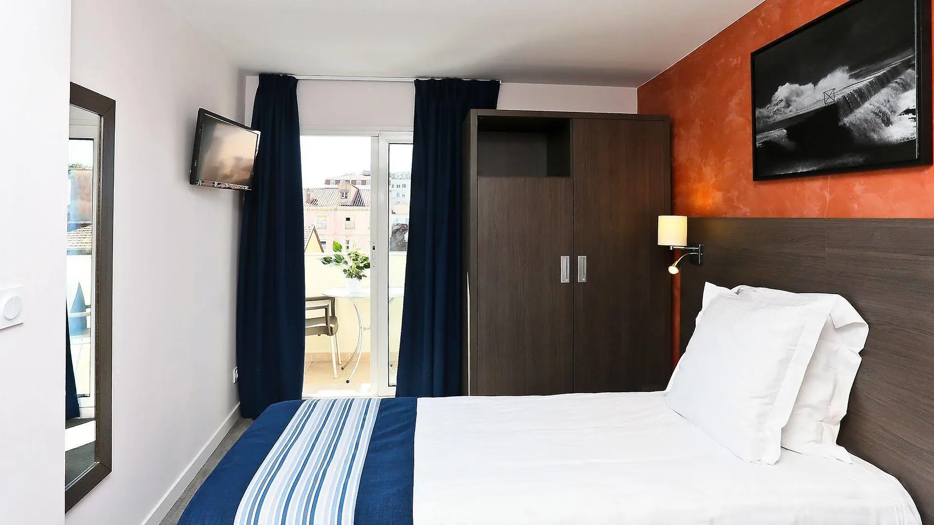 **  Hotel Hoche Cannes France